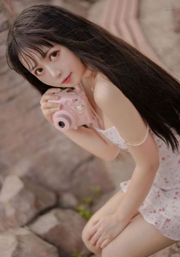 女仆露出双乳给客人玩_720电影全集观看