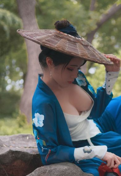 女裸全身无奶罩无内裤内衣_高清完整视频观看